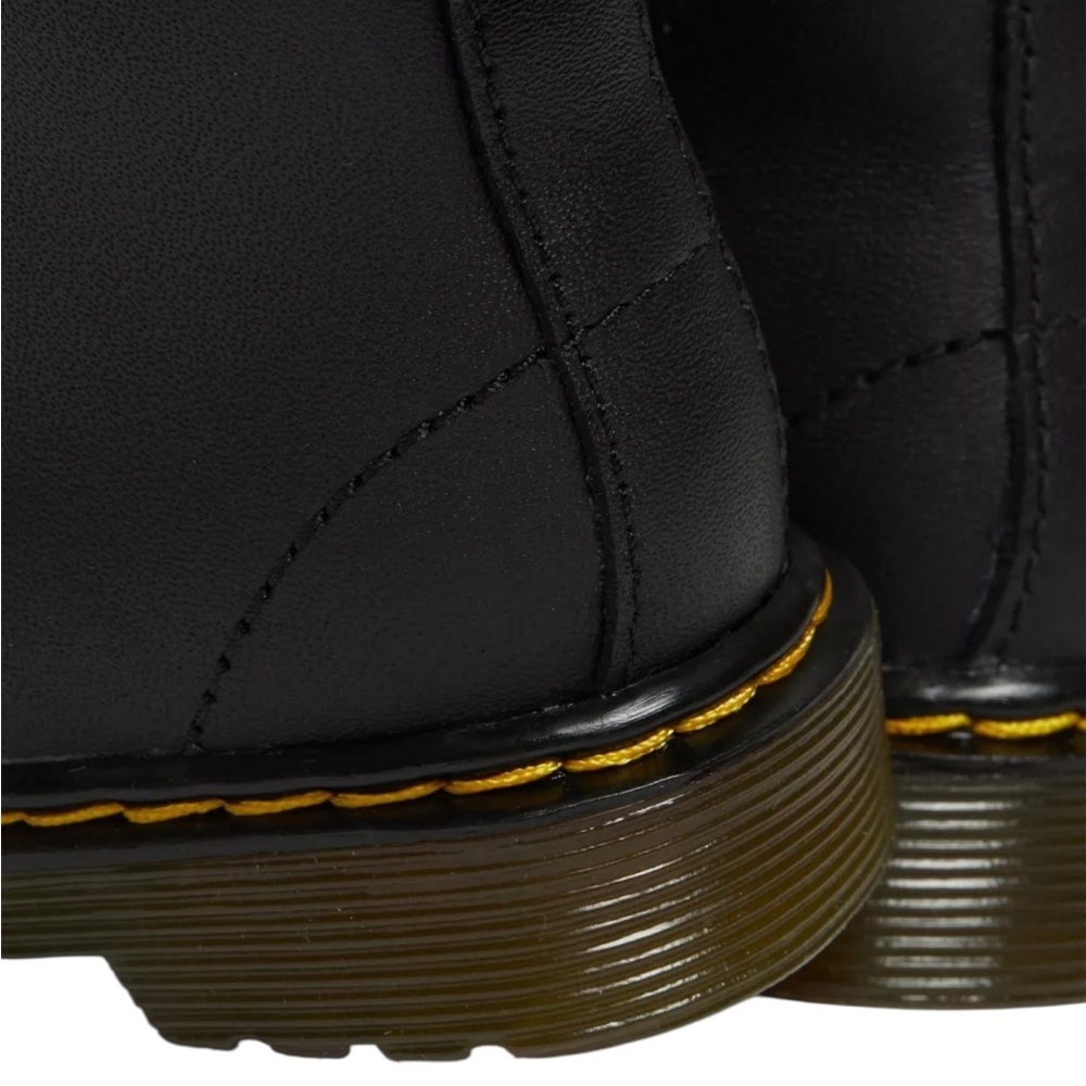 Dr. Martens INFANT 1460 SOFTY T LEATHER LACE UP BOOTS Size 6 NWOB - Picture 8 of 11